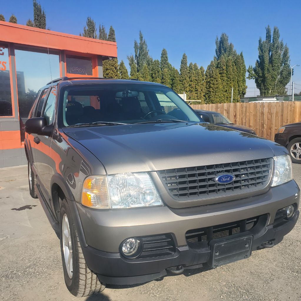Photo 2 of this FORD EXPLORER