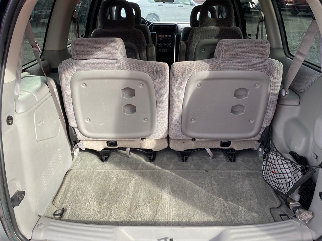 Photo 11 of this PONTIAC MONTANA