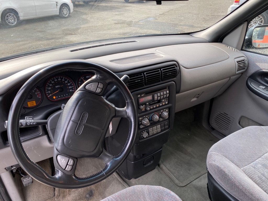 Photo 8 of this PONTIAC MONTANA