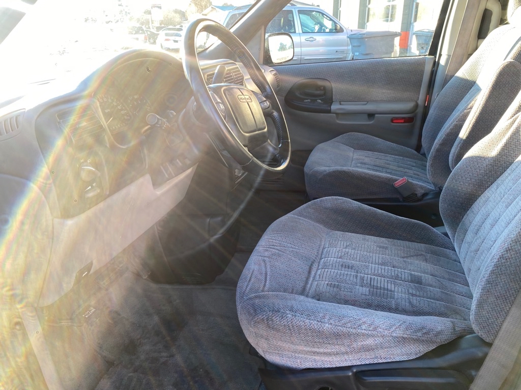 Photo 4 of this PONTIAC MONTANA