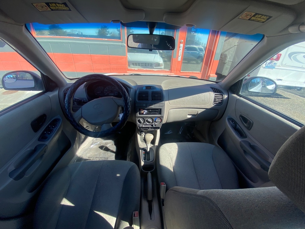 Photo 6 of this HYUNDAI ACCENT