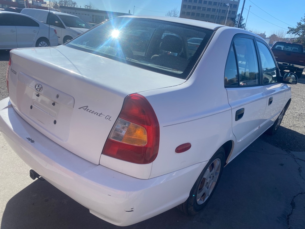 Photo 4 of this HYUNDAI ACCENT