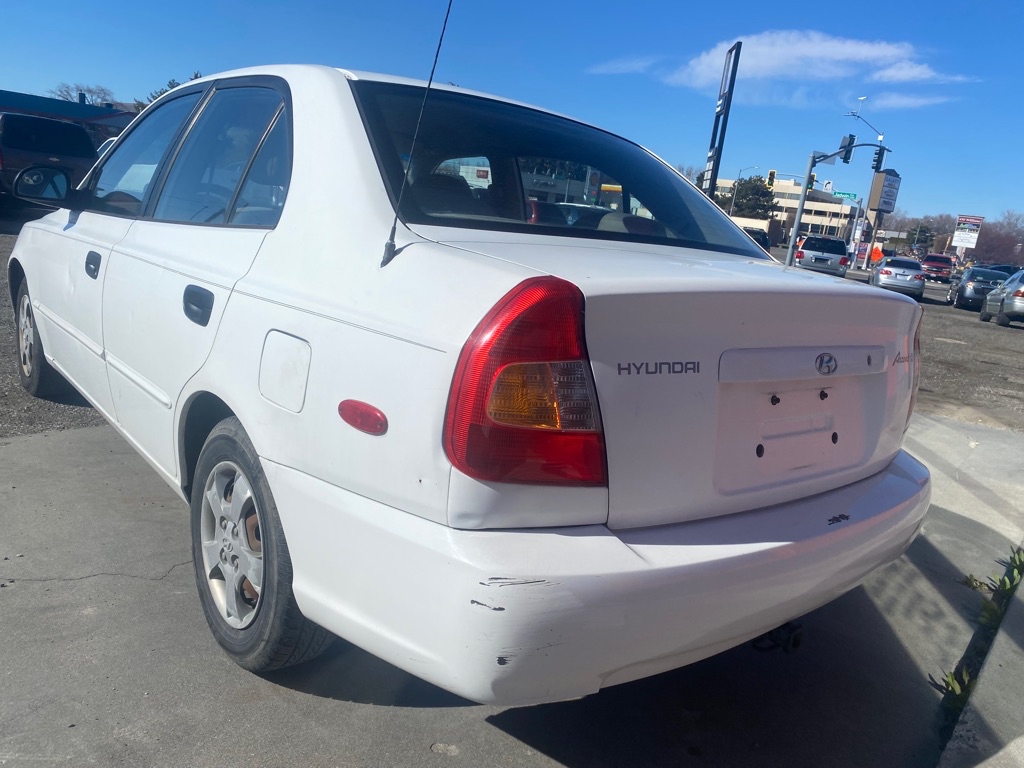 Photo 3 of this HYUNDAI ACCENT