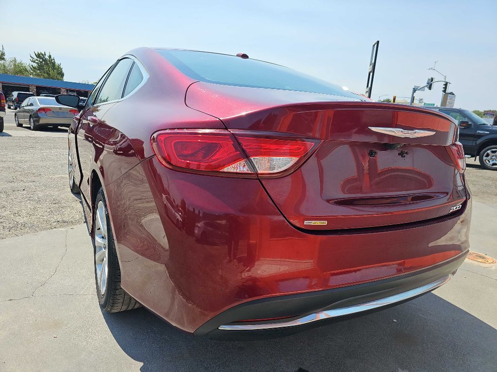 Photo 24 of this CHRYSLER 200