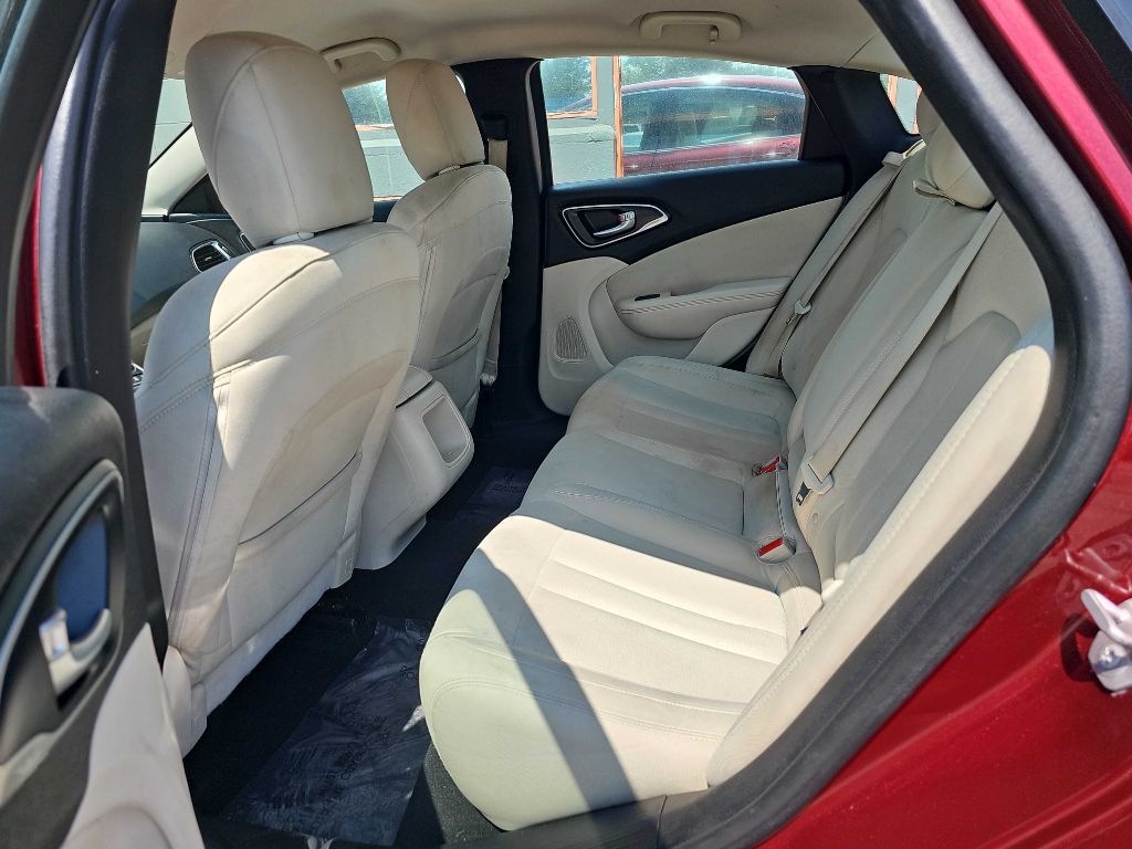 Photo 8 of this CHRYSLER 200