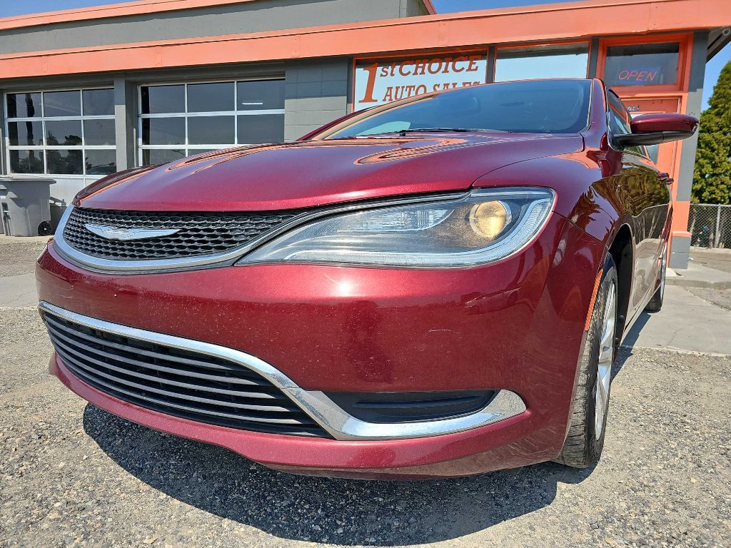 Photo 18 of this CHRYSLER 200
