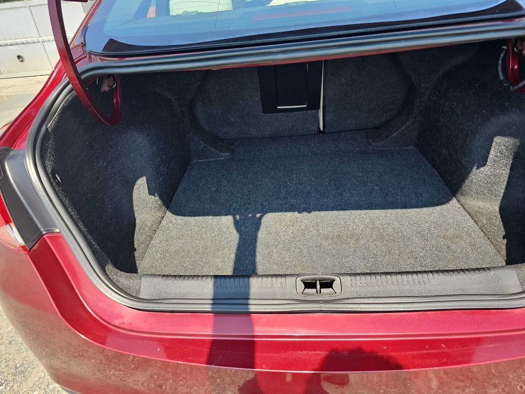 Photo 15 of this CHRYSLER 200