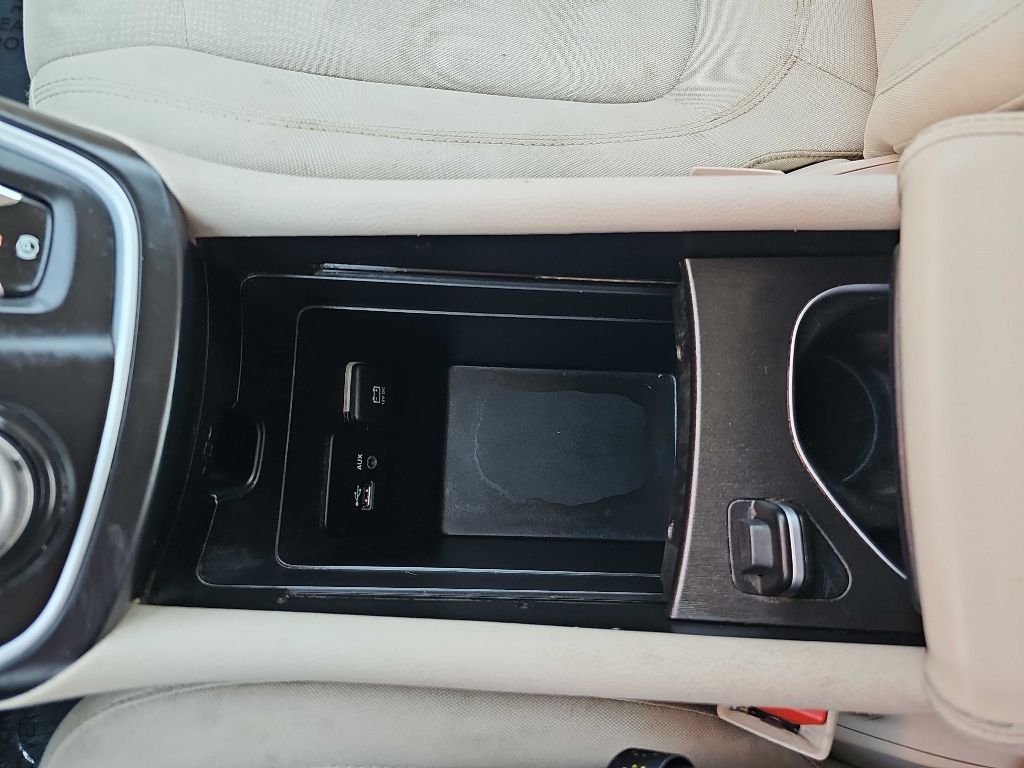 Photo 26 of this CHRYSLER 200