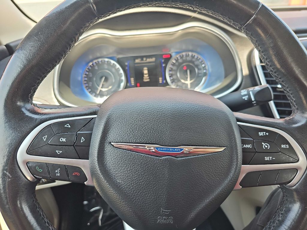 Photo 29 of this CHRYSLER 200