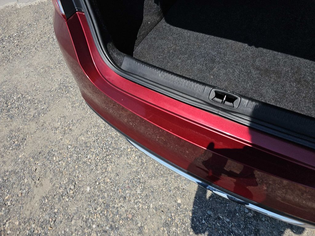 Photo 14 of this CHRYSLER 200