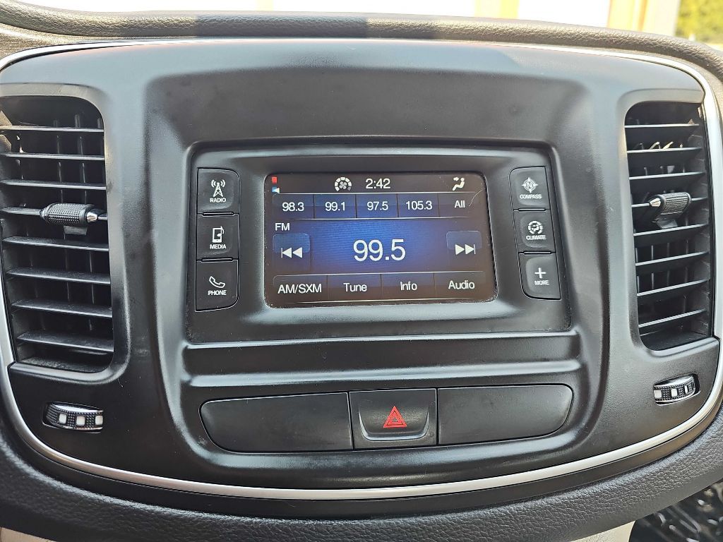 Photo 32 of this CHRYSLER 200