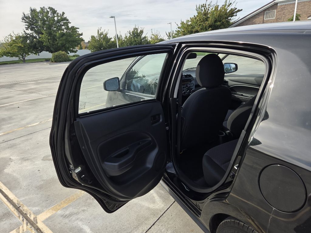 Photo 11 of this MITSUBISHI MIRAGE