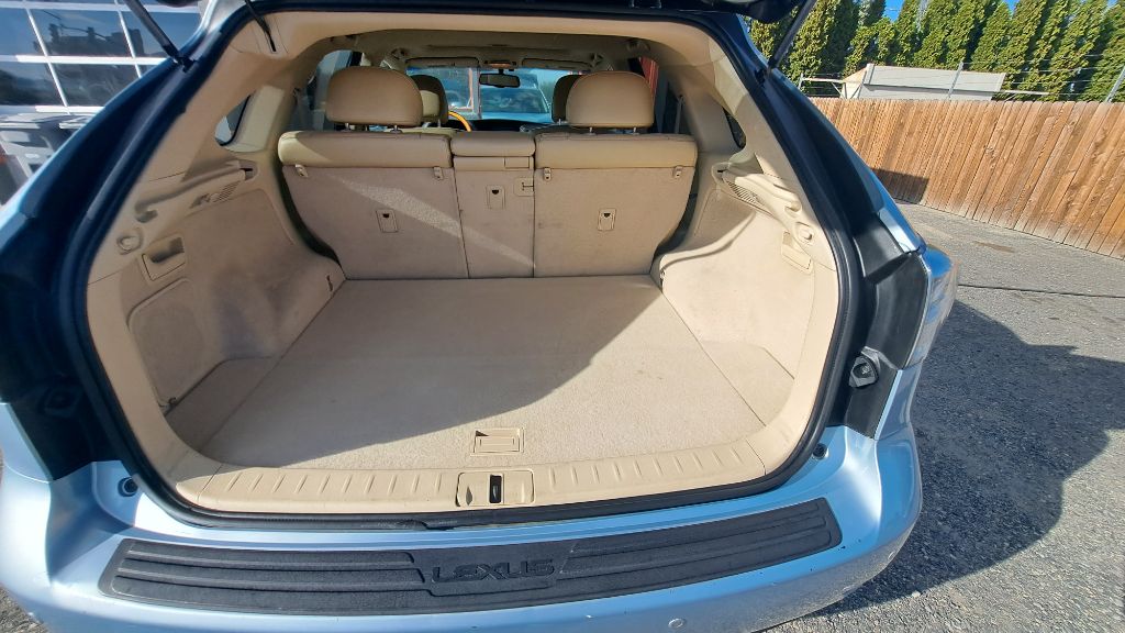 Photo 27 of this LEXUS RX