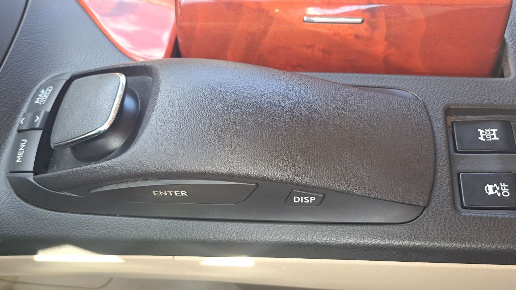 Photo 17 of this LEXUS RX