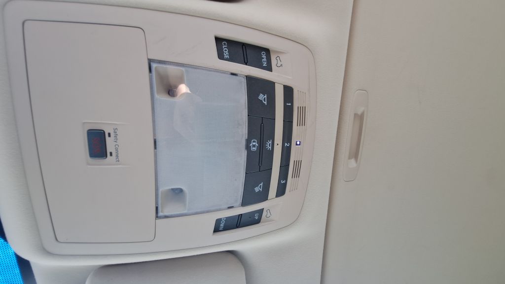 Photo 18 of this LEXUS RX