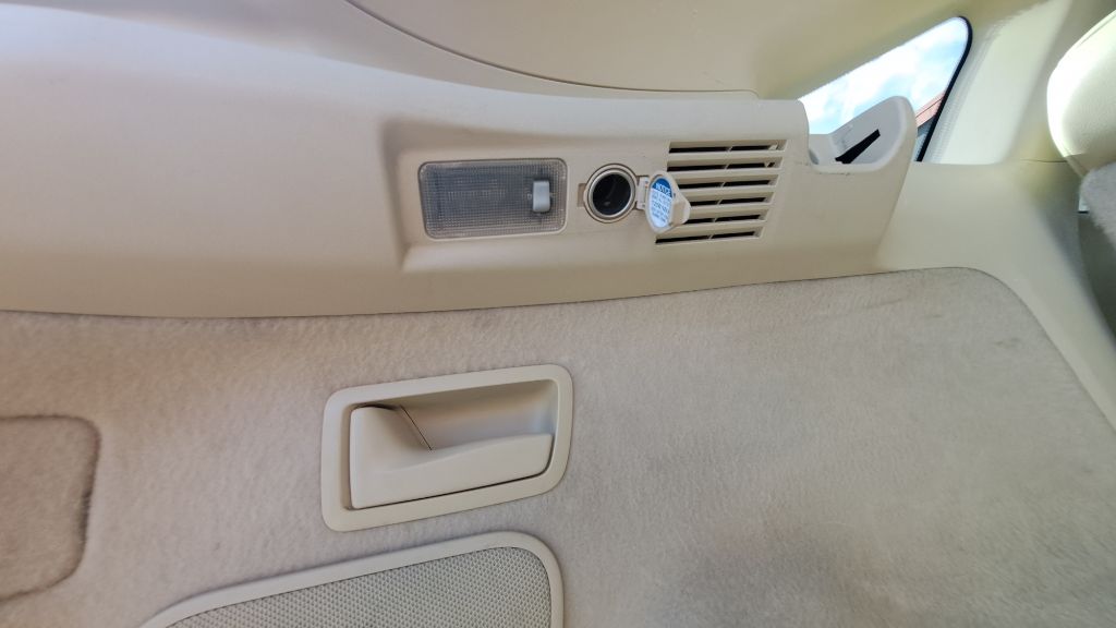 Photo 29 of this LEXUS RX