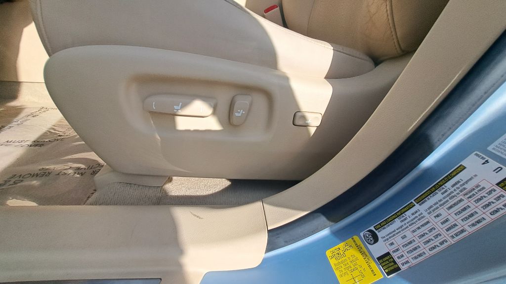 Photo 6 of this LEXUS RX