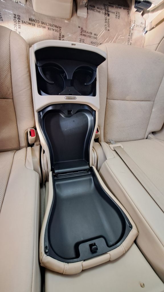 Photo 25 of this LEXUS RX