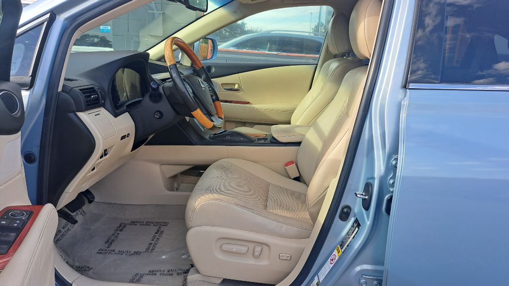 Photo 5 of this LEXUS RX