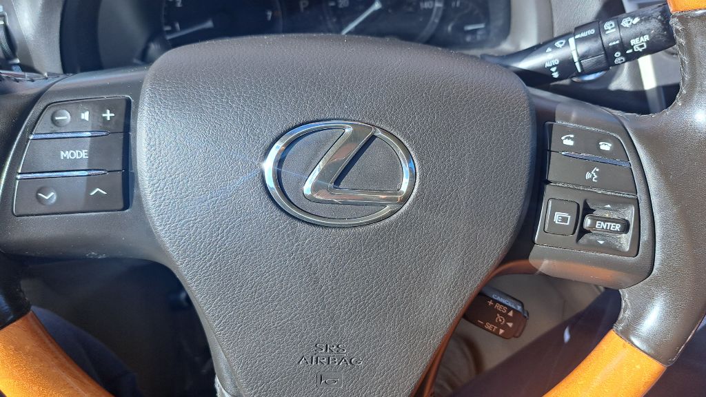 Photo 9 of this LEXUS RX