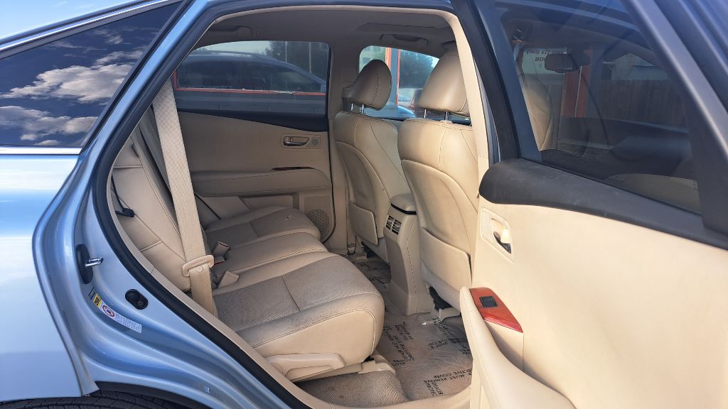 Photo 22 of this LEXUS RX