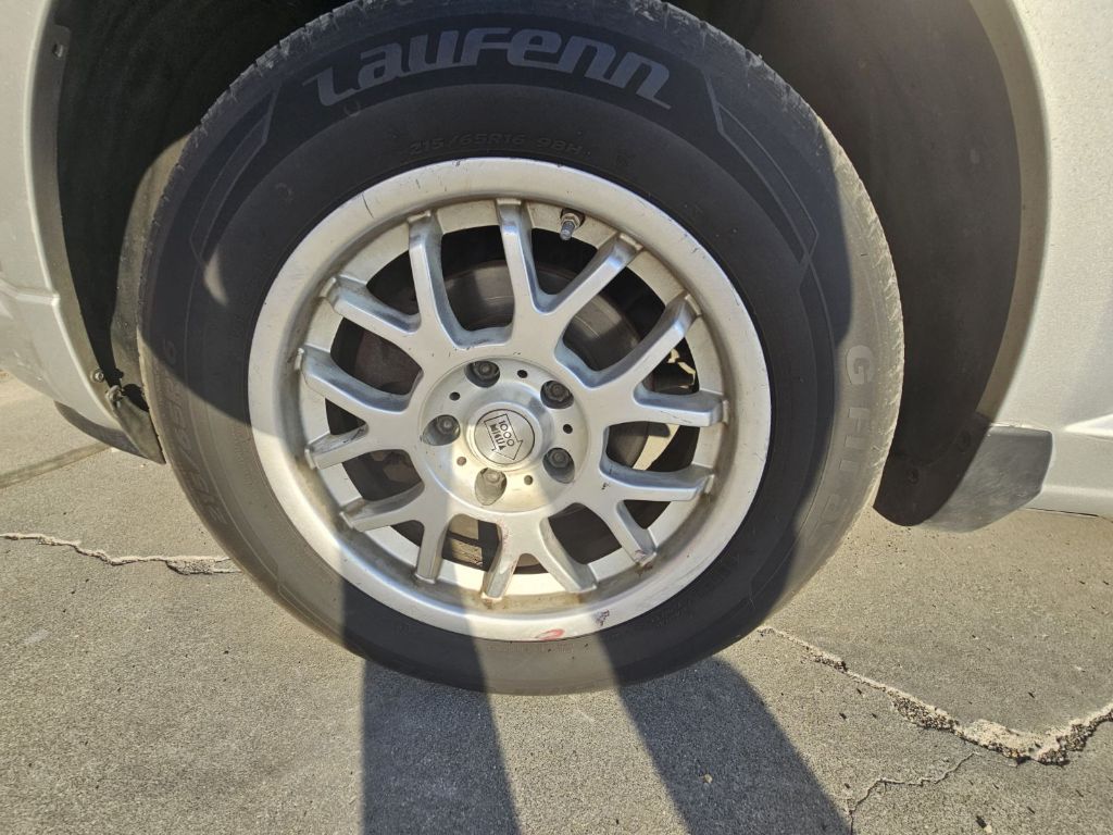 Photo 28 of this DODGE CALIBER