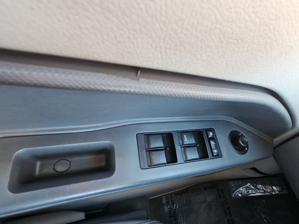 Photo 13 of this DODGE CALIBER