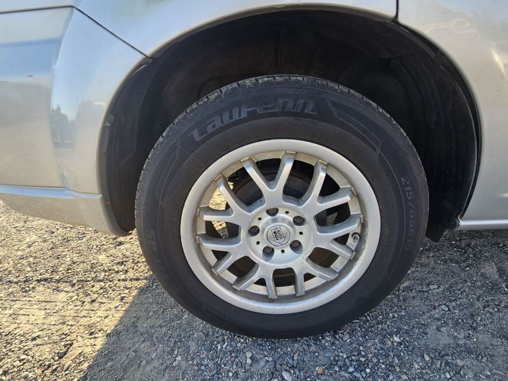 Photo 27 of this DODGE CALIBER