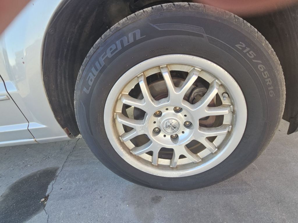 Photo 26 of this DODGE CALIBER