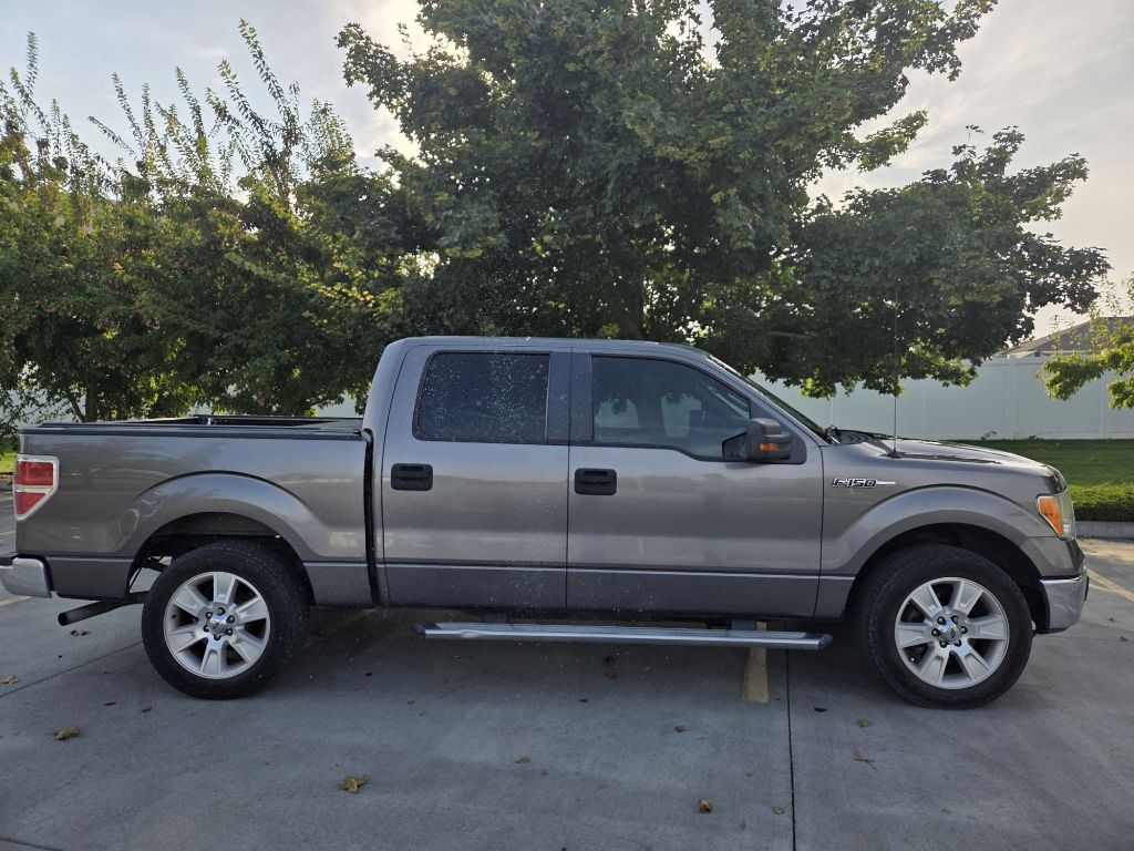 Photo 3 of this FORD F150