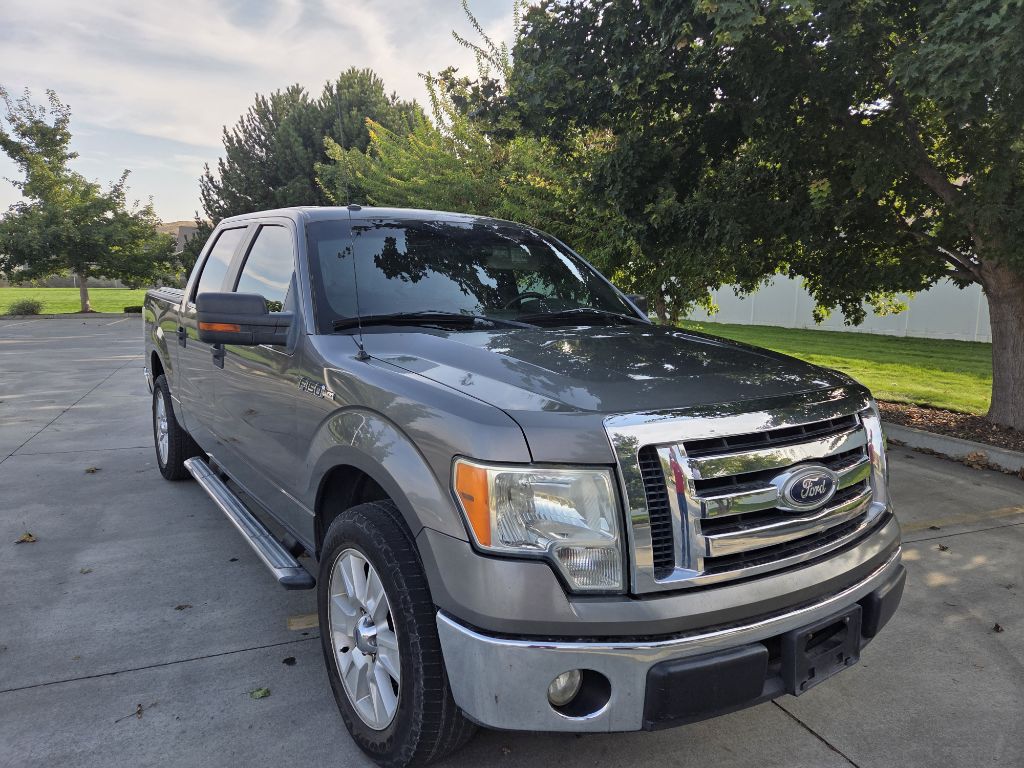 Photo 2 of this FORD F150