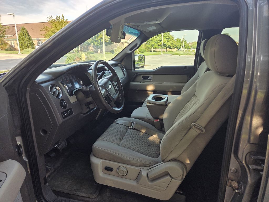 Photo 12 of this FORD F150