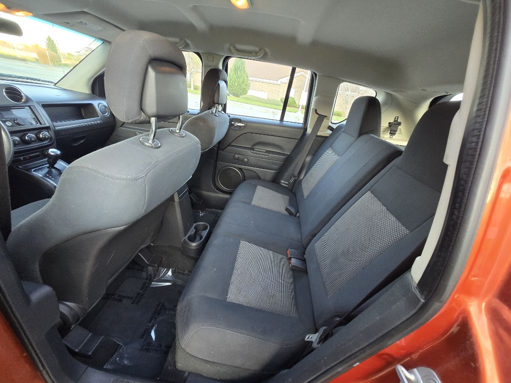 Photo 23 of this JEEP COMPASS