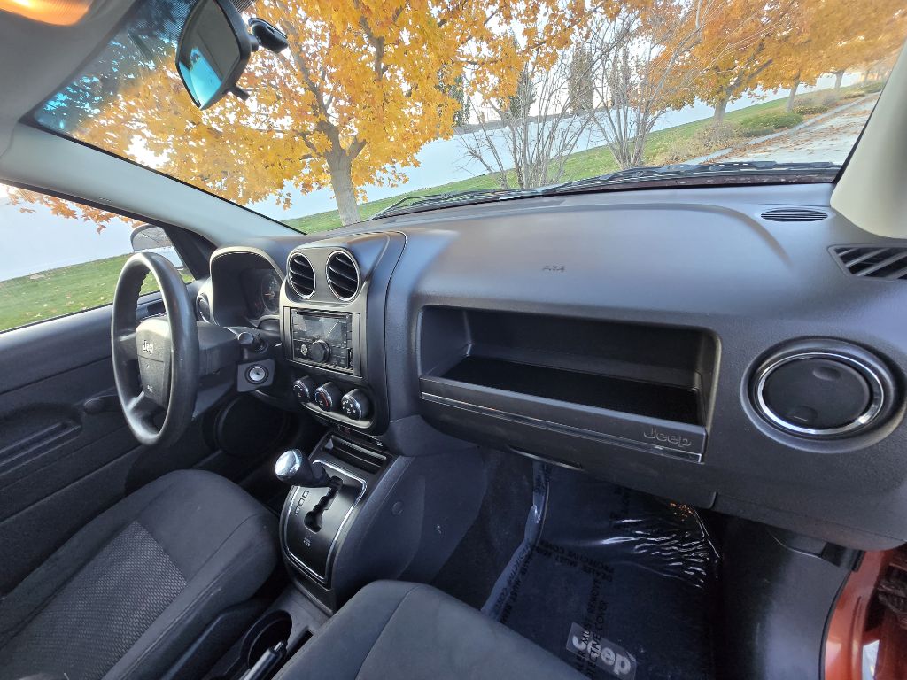 Photo 15 of this JEEP COMPASS