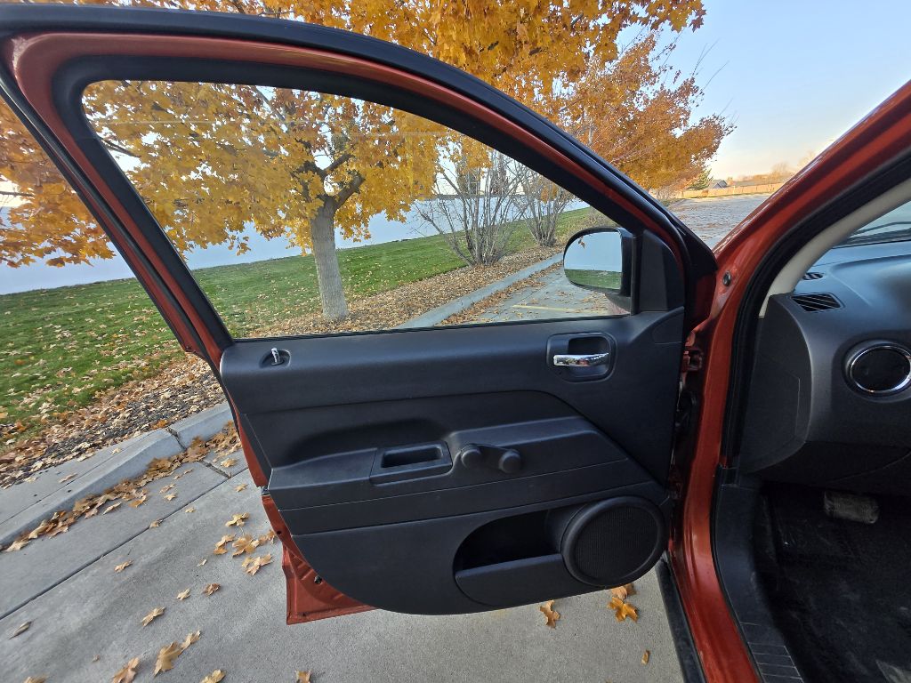Photo 11 of this JEEP COMPASS