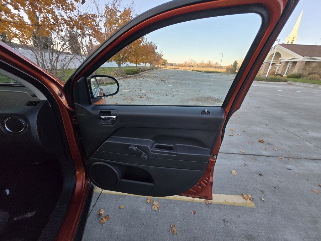 Photo 14 of this JEEP COMPASS