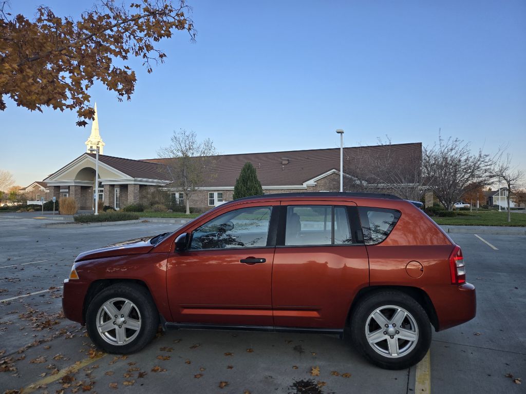 Photo 8 of this JEEP COMPASS