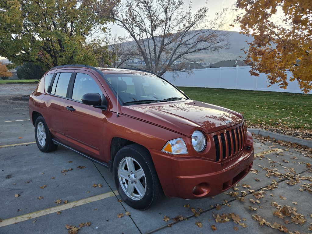 Photo 2 of this JEEP COMPASS