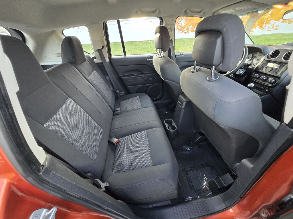 Photo 18 of this JEEP COMPASS