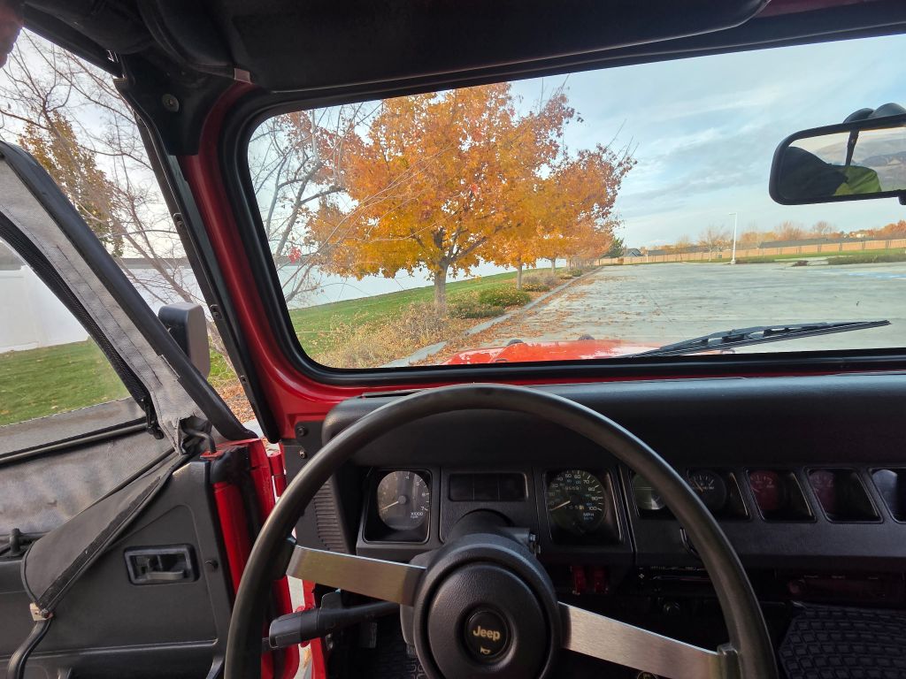 Photo 30 of this JEEP WRANGLER / YJ