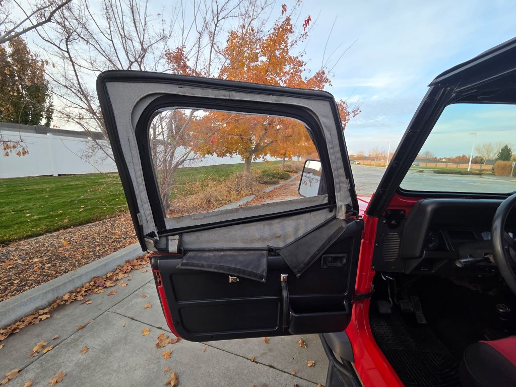 Photo 14 of this JEEP WRANGLER / YJ