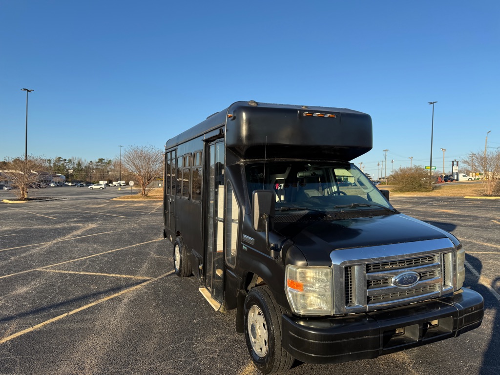 Photo 3 of this FORD ECONOLINE