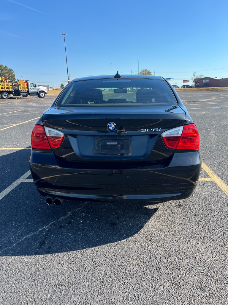 Photo 2 of this BMW 328