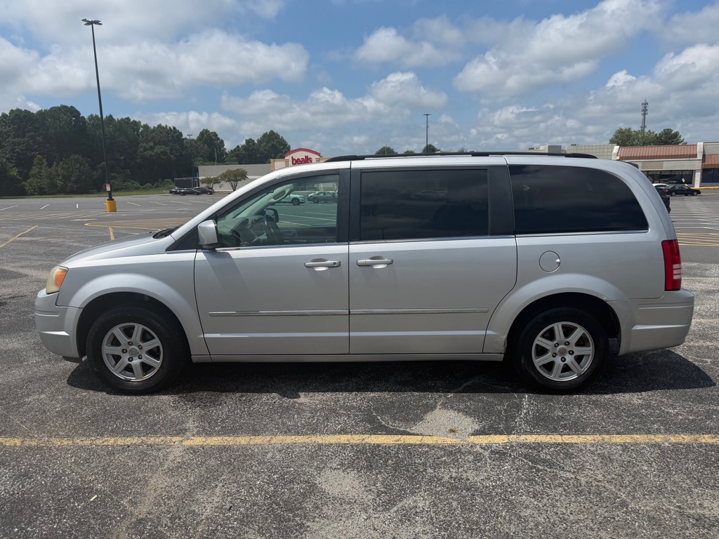 2010 CHRYSLER TOWN & COUNTRY