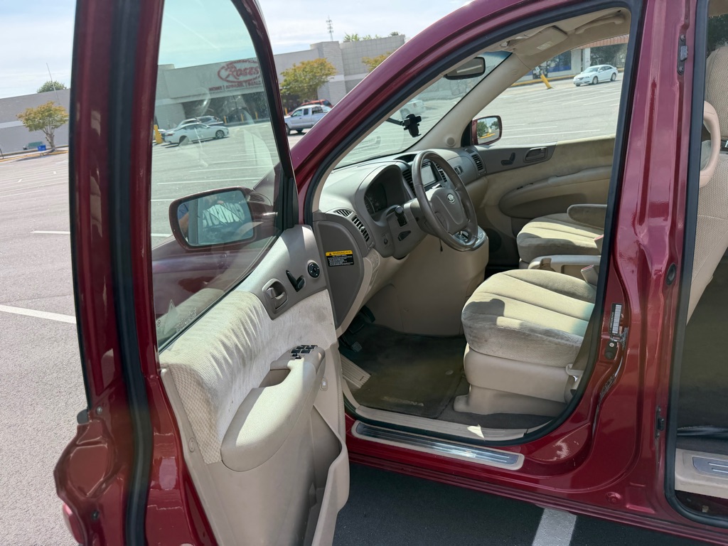 Photo 7 of this KIA SEDONA