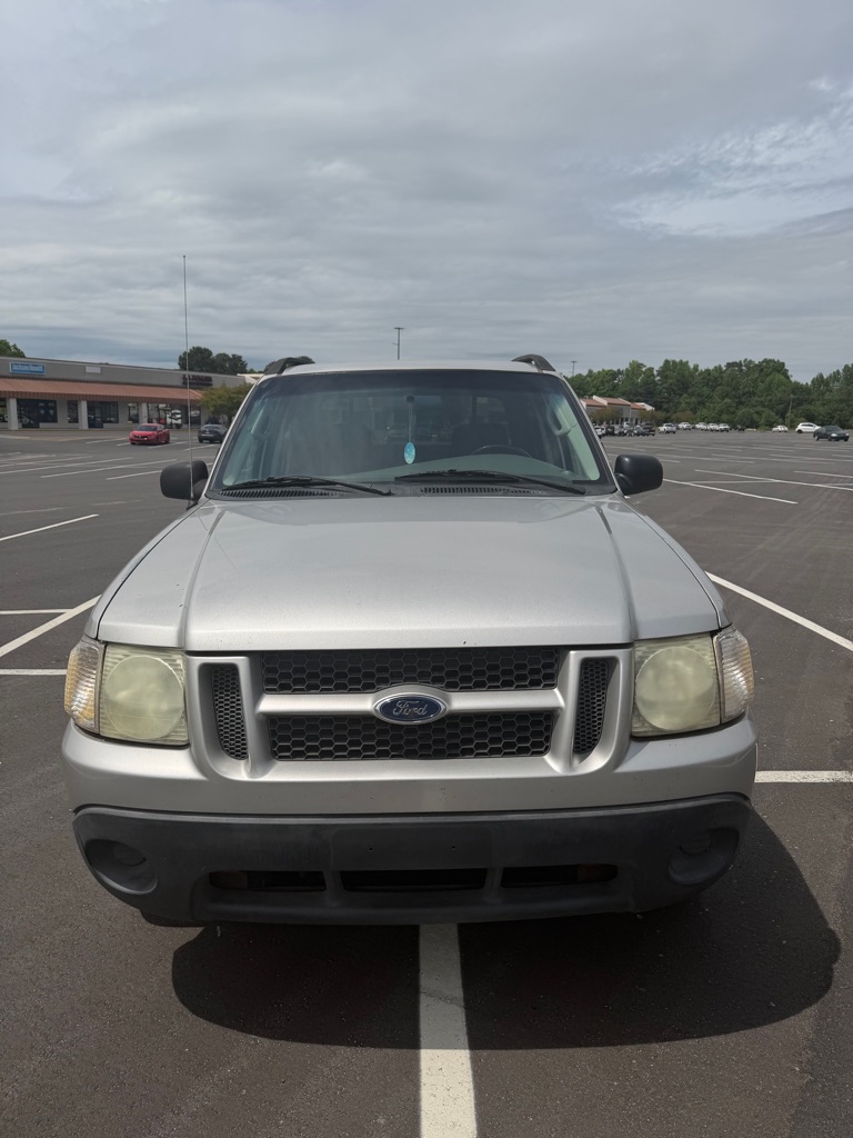 Photo 2 of this FORD EXPLORER SPORT