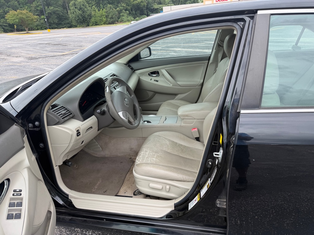 Photo 6 of this TOYOTA CAMRY