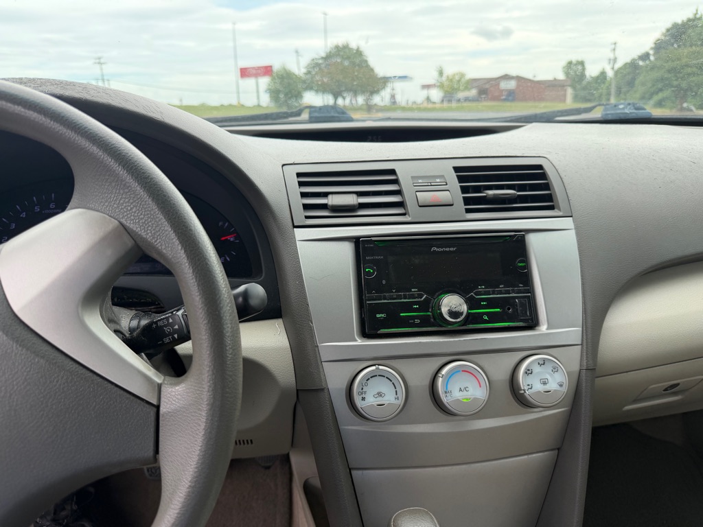 Photo 7 of this TOYOTA CAMRY