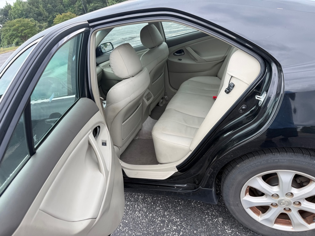 Photo 5 of this TOYOTA CAMRY