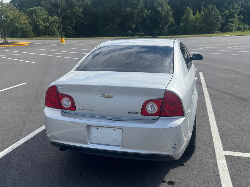 Photo 4 of this CHEVROLET MALIBU